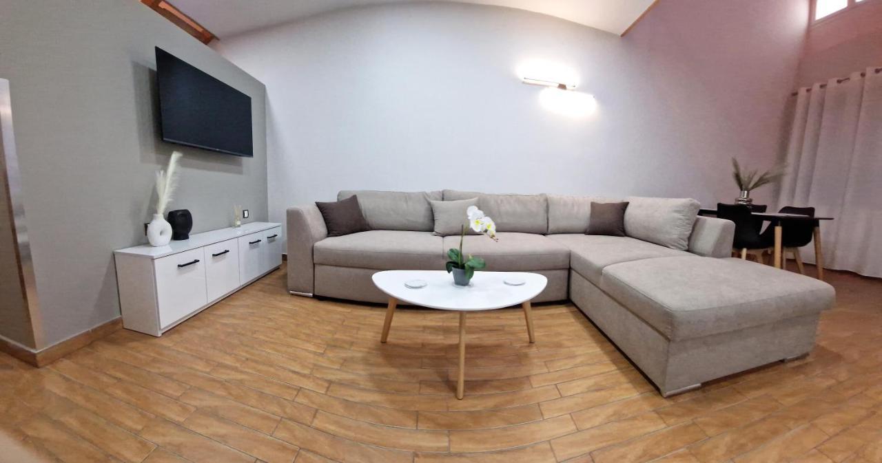 Pg Luxury Apartment Kavala Buitenkant foto