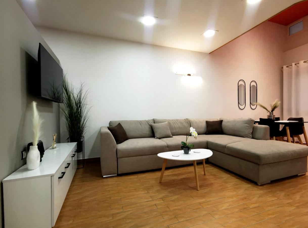Pg Luxury Apartment Kavala Buitenkant foto
